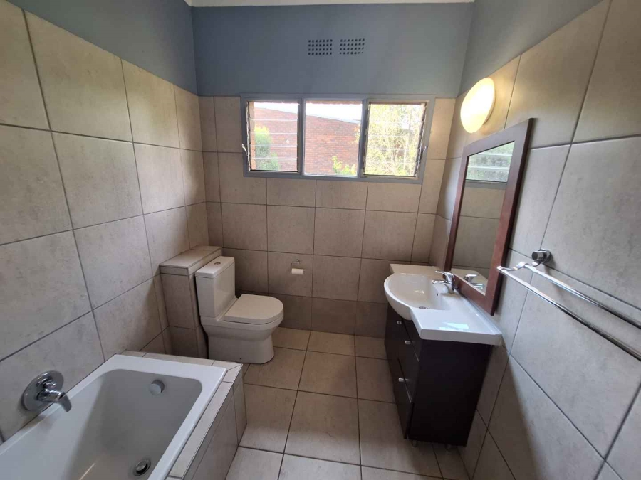 To Let 3 Bedroom Property for Rent in Fairland Gauteng