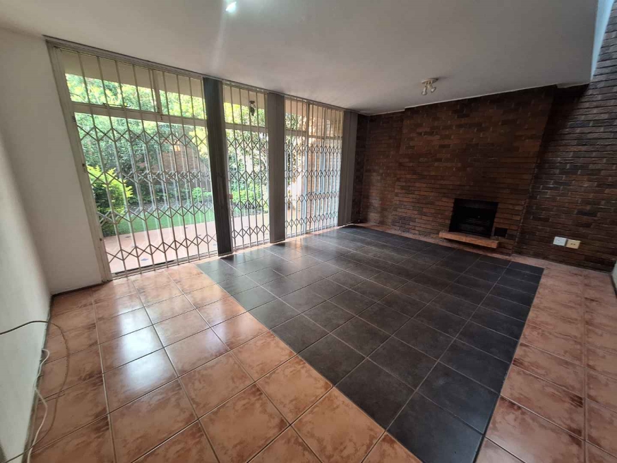 To Let 3 Bedroom Property for Rent in Fairland Gauteng