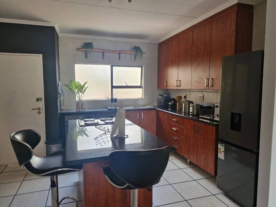 2 Bedroom Property for Sale in Sunninghill Gauteng