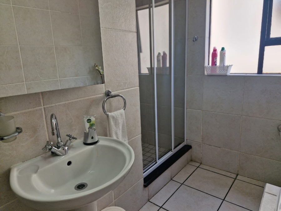 2 Bedroom Property for Sale in Sunninghill Gauteng