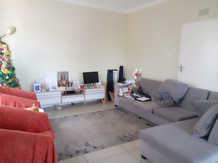 To Let 2 Bedroom Property for Rent in Illovo Gauteng