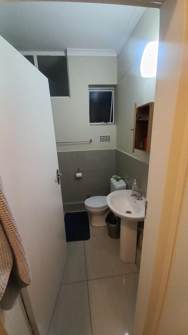 To Let 2 Bedroom Property for Rent in Illovo Gauteng