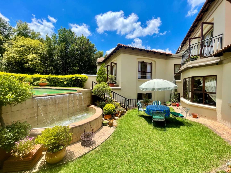 5 Bedroom Property for Sale in Woodhill Estate Gauteng