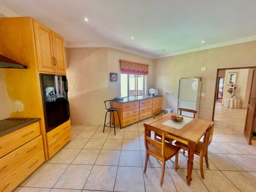 5 Bedroom Property for Sale in Woodhill Estate Gauteng