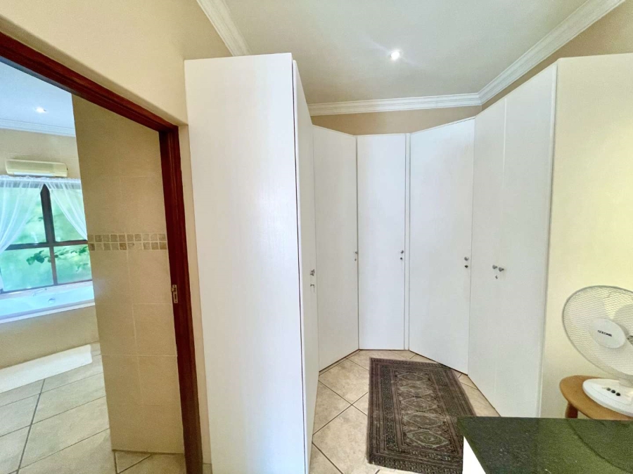 5 Bedroom Property for Sale in Woodhill Estate Gauteng