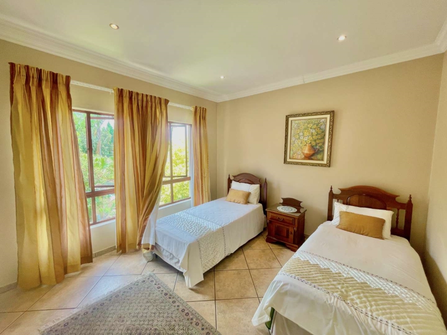 5 Bedroom Property for Sale in Woodhill Estate Gauteng