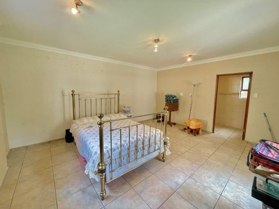 5 Bedroom Property for Sale in Woodhill Estate Gauteng