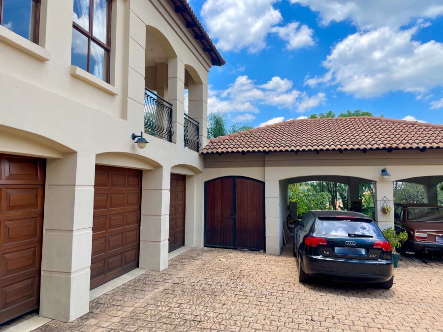 5 Bedroom Property for Sale in Woodhill Estate Gauteng