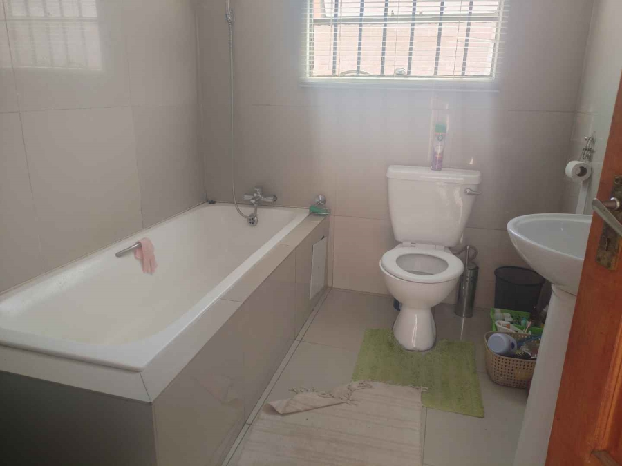 To Let 1 Bedroom Property for Rent in Mahube Valley Gauteng