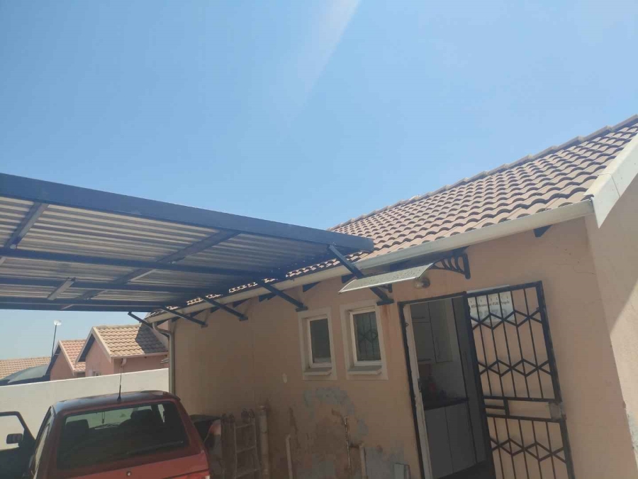 To Let 2 Bedroom Property for Rent in Mahube Valley Gauteng