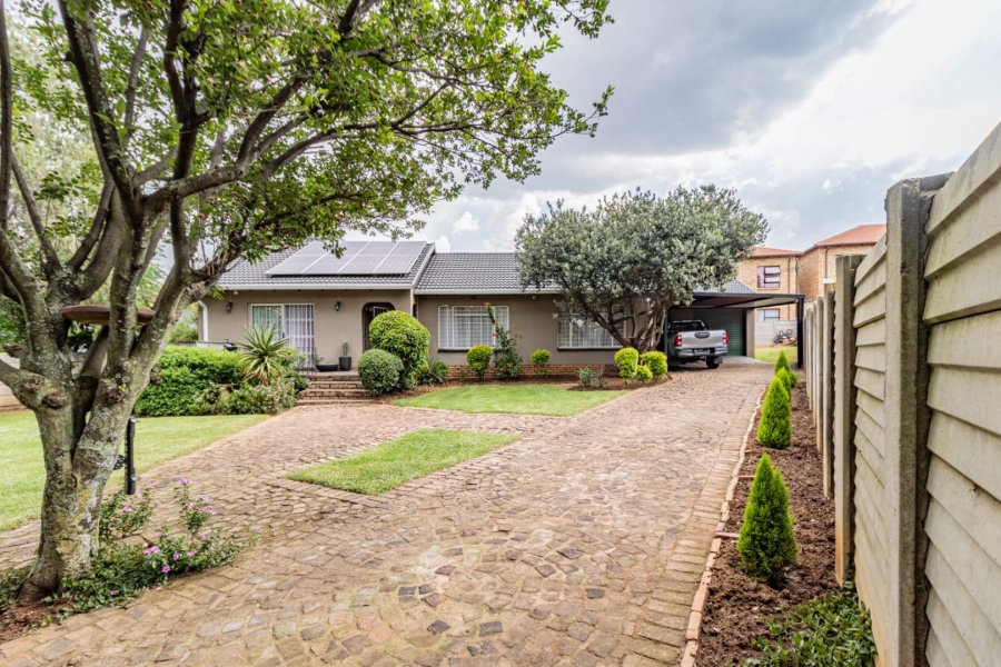 To Let 3 Bedroom Property for Rent in Allens Nek Gauteng