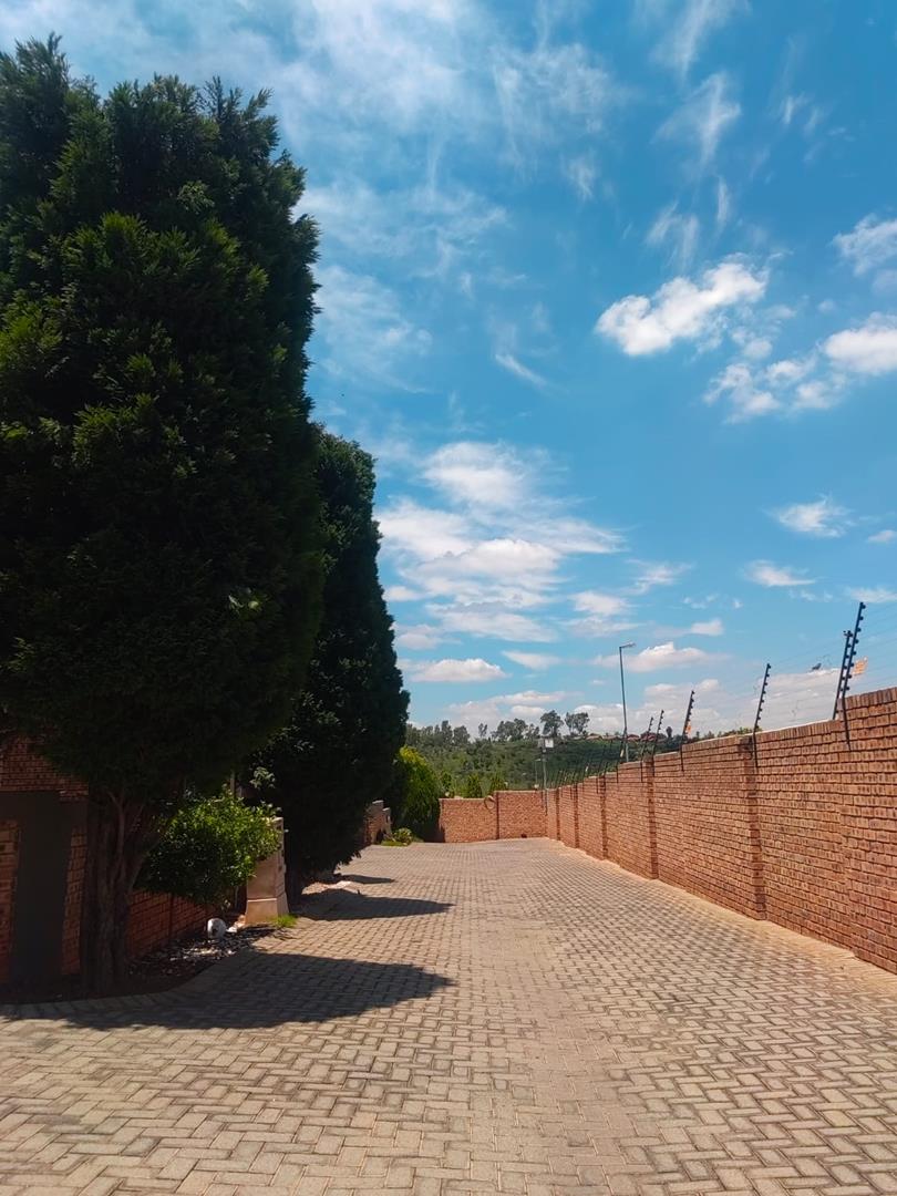 To Let 3 Bedroom Property for Rent in Wilgeheuwel Gauteng