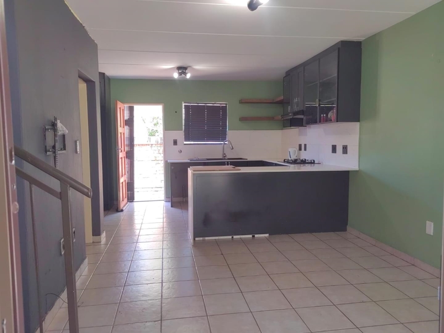 To Let 3 Bedroom Property for Rent in Wilgeheuwel Gauteng