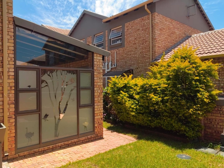 To Let 3 Bedroom Property for Rent in Wilgeheuwel Gauteng