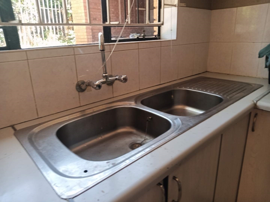 To Let 4 Bedroom Property for Rent in Country View Gauteng