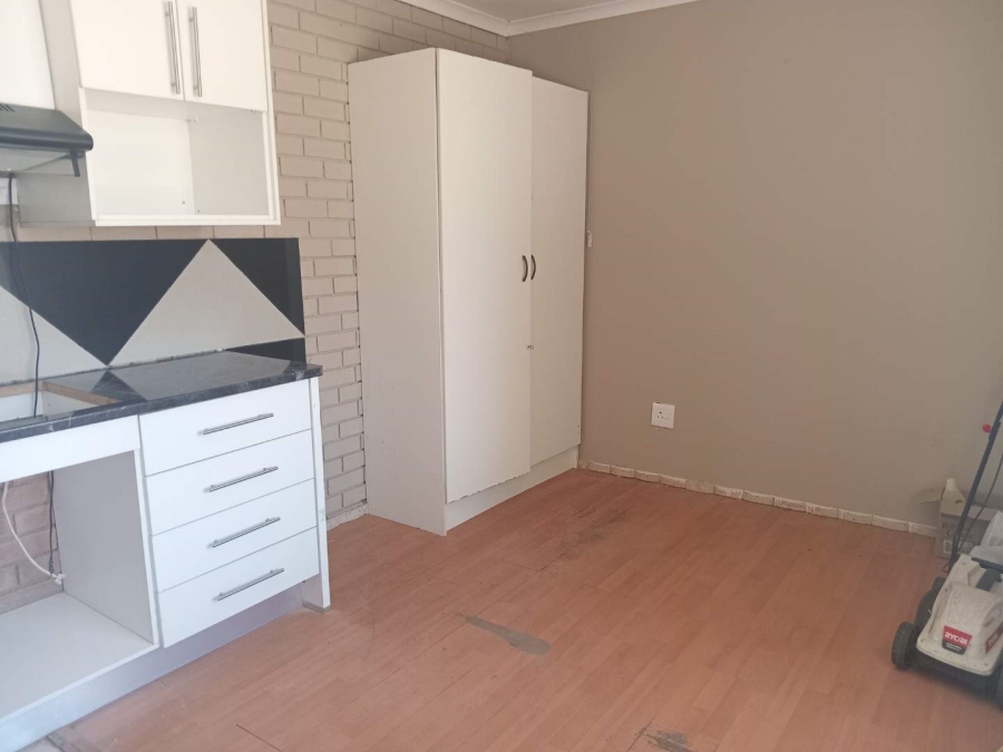 To Let 4 Bedroom Property for Rent in Country View Gauteng