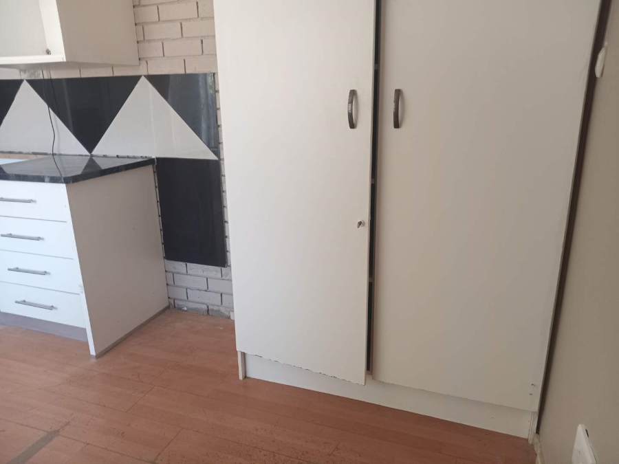 To Let 4 Bedroom Property for Rent in Country View Gauteng