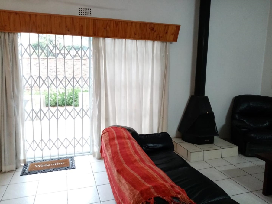 To Let 2 Bedroom Property for Rent in Fontainebleau Gauteng