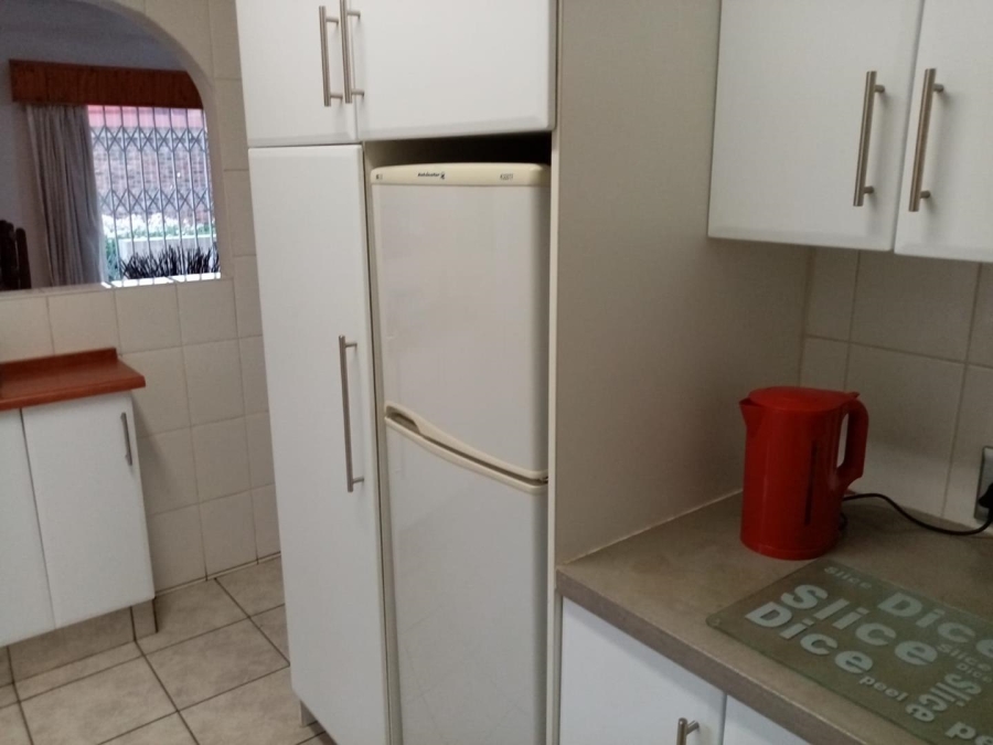 To Let 2 Bedroom Property for Rent in Fontainebleau Gauteng