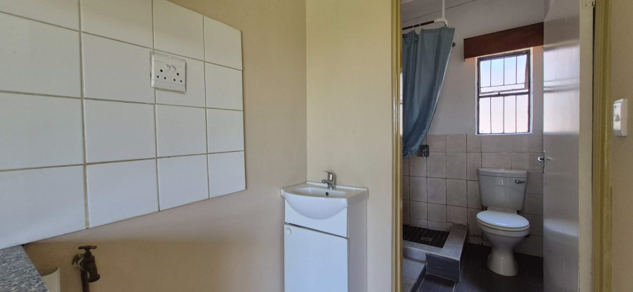 To Let 1 Bedroom Property for Rent in Blairgowrie Gauteng