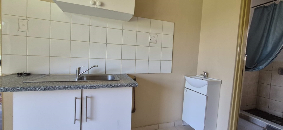 To Let 1 Bedroom Property for Rent in Blairgowrie Gauteng