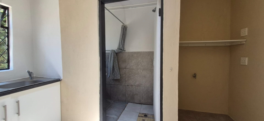 To Let 1 Bedroom Property for Rent in Blairgowrie Gauteng