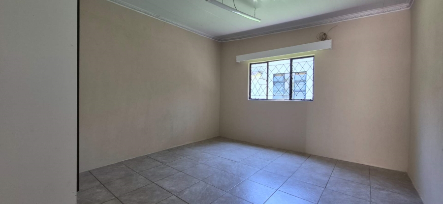 To Let 1 Bedroom Property for Rent in Blairgowrie Gauteng