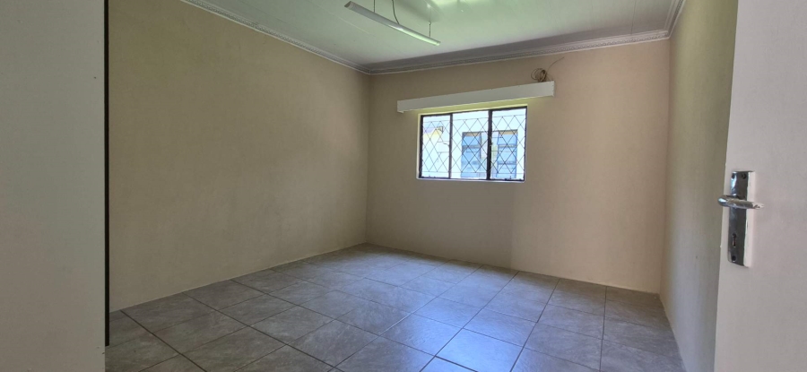 To Let 1 Bedroom Property for Rent in Blairgowrie Gauteng