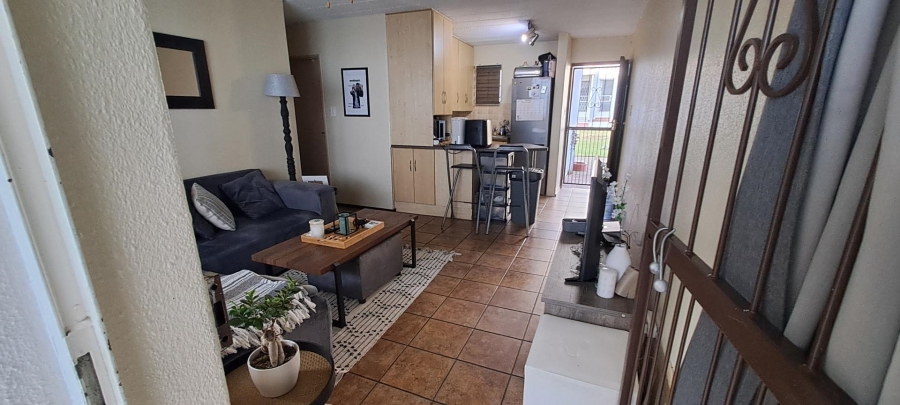 To Let 2 Bedroom Property for Rent in Groenkloof Gauteng