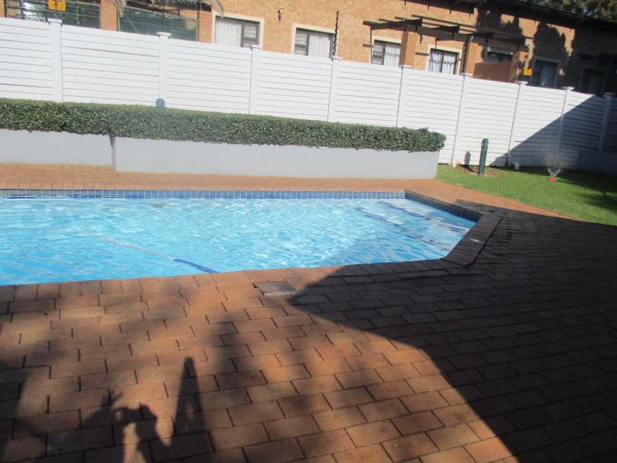 To Let 2 Bedroom Property for Rent in Groenkloof Gauteng