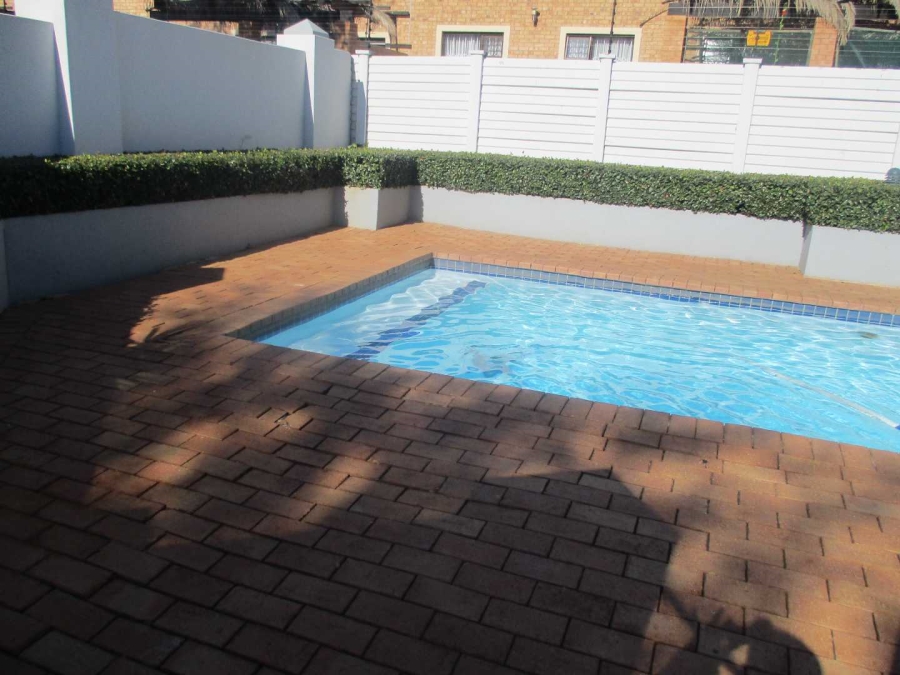 To Let 2 Bedroom Property for Rent in Groenkloof Gauteng