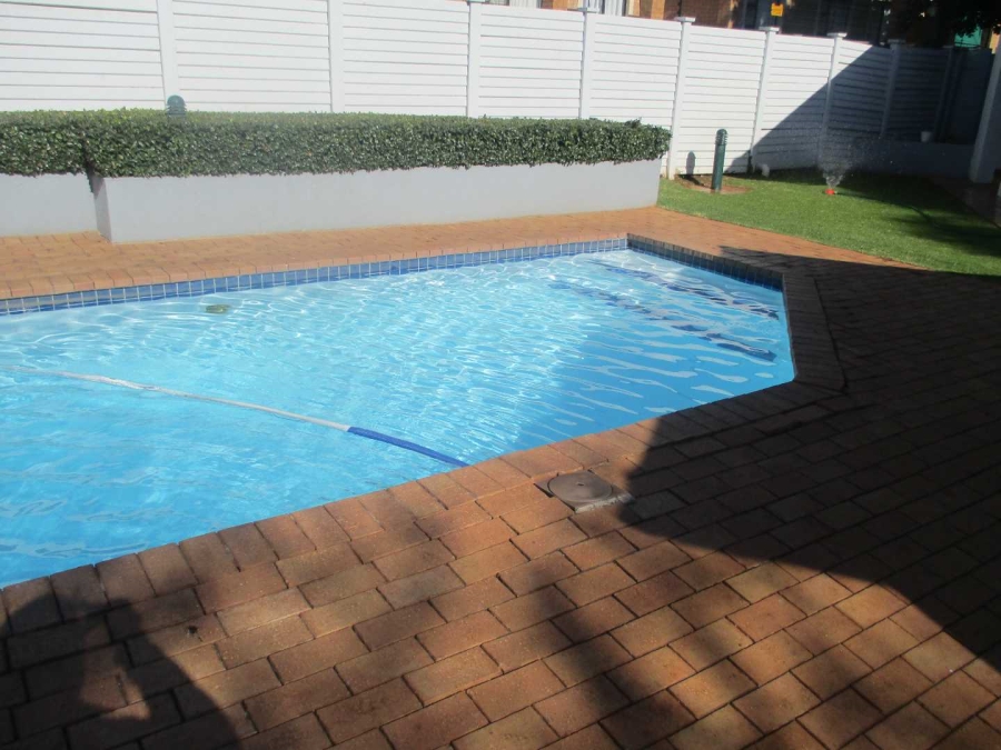 To Let 2 Bedroom Property for Rent in Groenkloof Gauteng