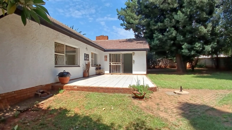 3 Bedroom Property for Sale in Birchleigh Gauteng