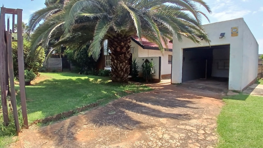 3 Bedroom Property for Sale in Birchleigh Gauteng