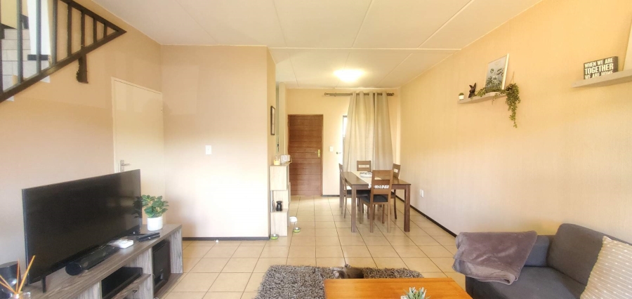 To Let 2 Bedroom Property for Rent in Helderkruin Gauteng