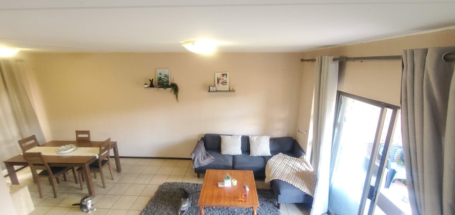 To Let 2 Bedroom Property for Rent in Helderkruin Gauteng