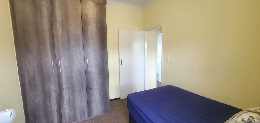 To Let 2 Bedroom Property for Rent in Helderkruin Gauteng