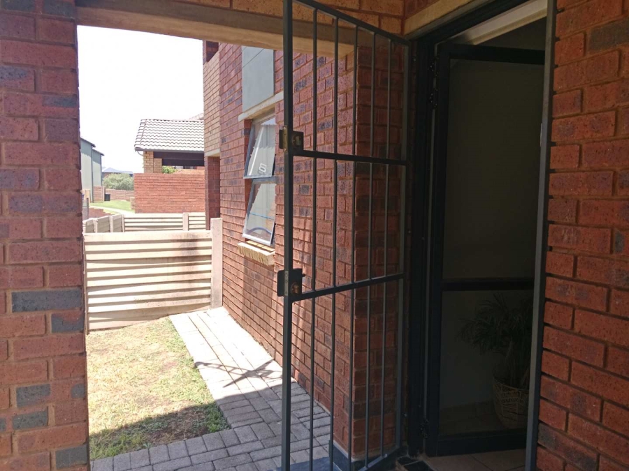 To Let 2 Bedroom Property for Rent in Alveda Park Gauteng