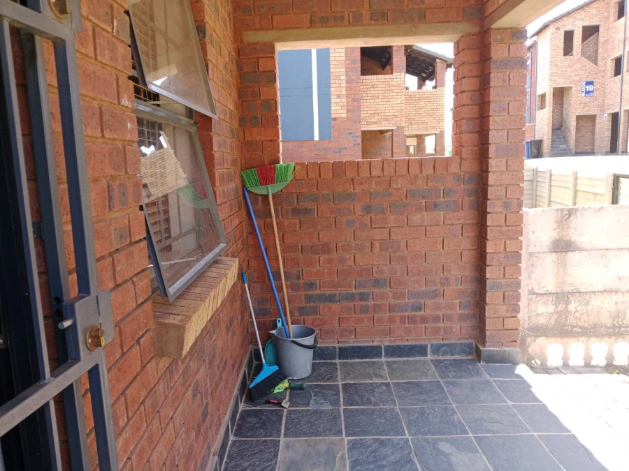 To Let 2 Bedroom Property for Rent in Alveda Park Gauteng