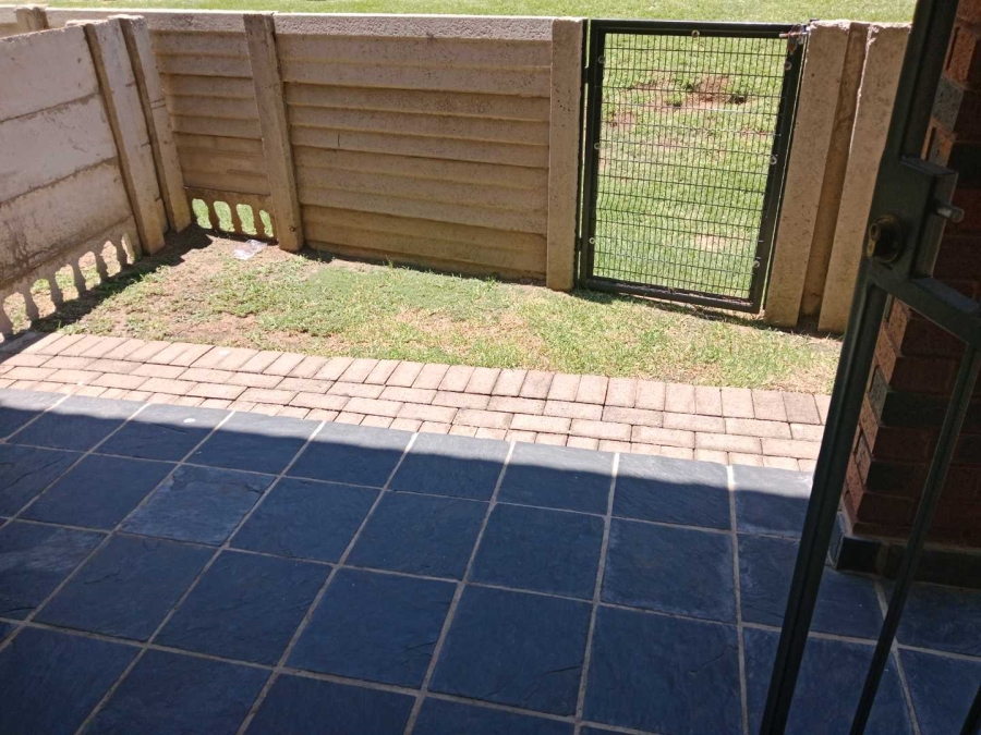 To Let 2 Bedroom Property for Rent in Alveda Park Gauteng