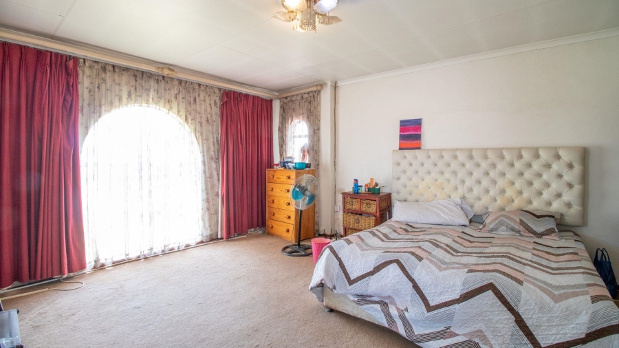 5 Bedroom Property for Sale in Bakerton Gauteng