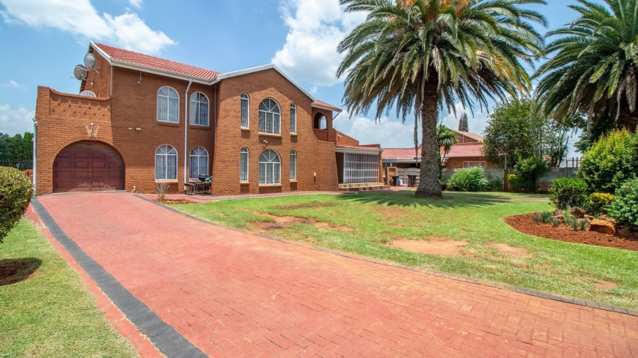 5 Bedroom Property for Sale in Bakerton Gauteng