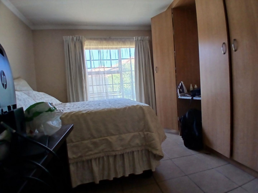 3 Bedroom Property for Sale in Olievenhoutbosch A H Gauteng