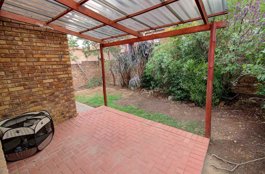 3 Bedroom Property for Sale in Wilgeheuwel Gauteng