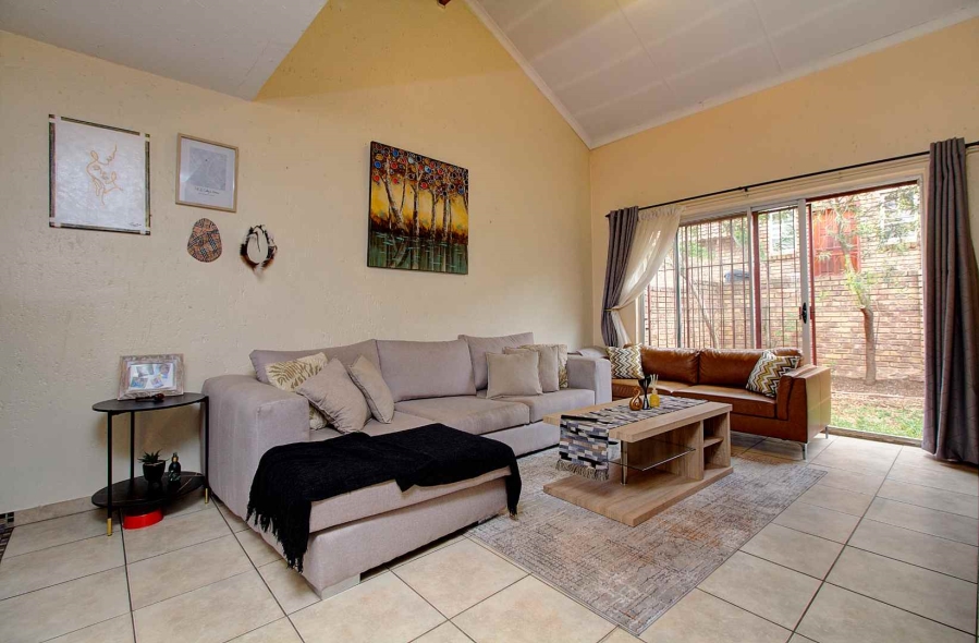 3 Bedroom Property for Sale in Wilgeheuwel Gauteng