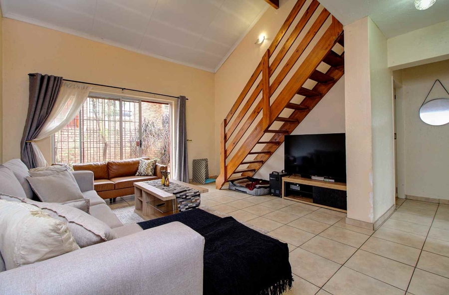 3 Bedroom Property for Sale in Wilgeheuwel Gauteng