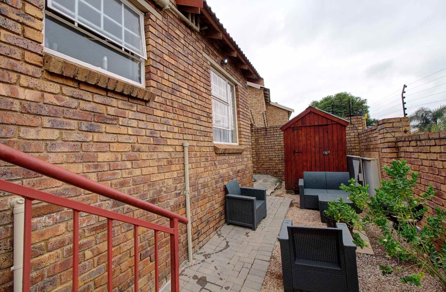 3 Bedroom Property for Sale in Wilgeheuwel Gauteng