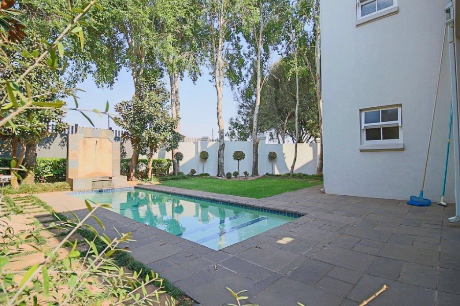 4 Bedroom Property for Sale in Midfield Estate Gauteng