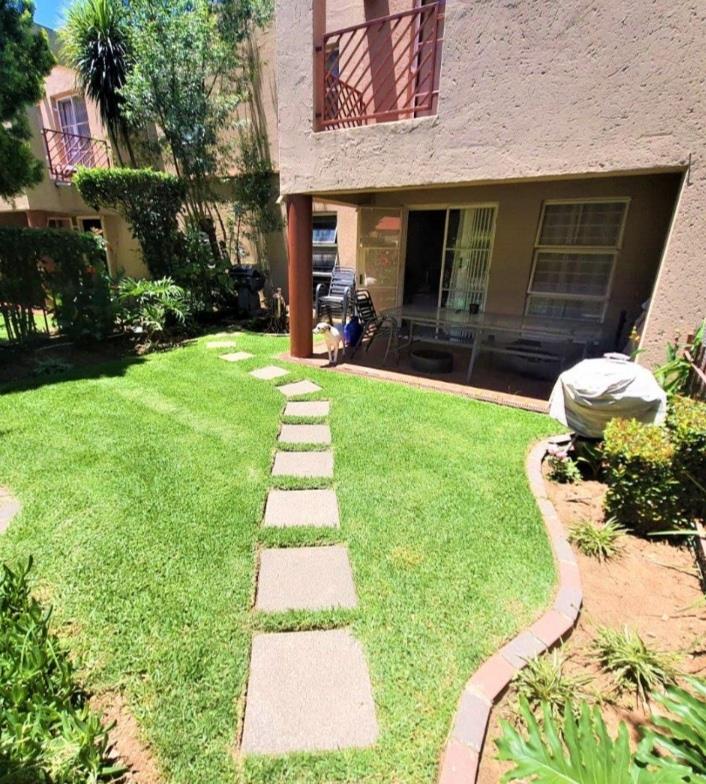 To Let 2 Bedroom Property for Rent in Brackendowns Gauteng