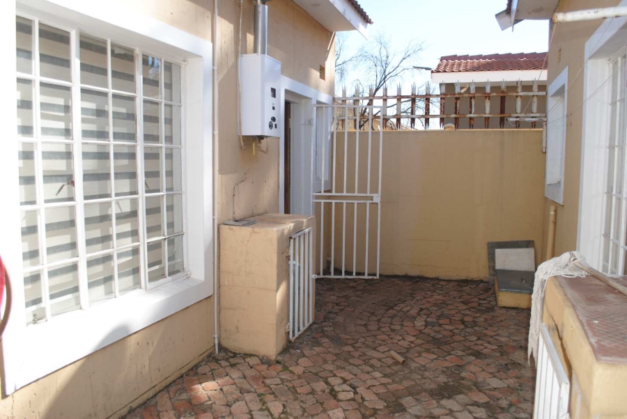 To Let 2 Bedroom Property for Rent in Kookrus Gauteng